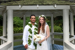 Haiku Gardens Wedding photos Oahu by Pasha www.BestHawaii.photos 123120160088  